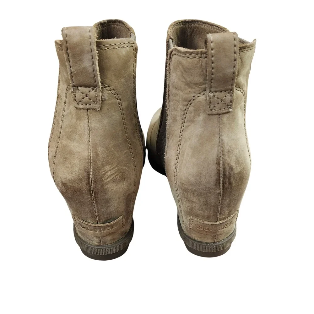 Sorel taupe suede
